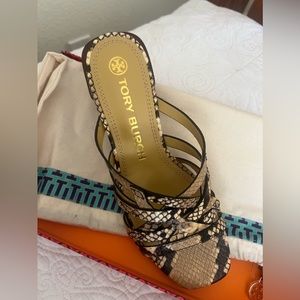 Tory Burch, size 8 , never worn heel